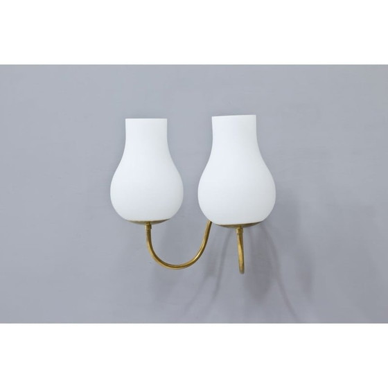 Image 1 of Vintage opaline glas en messing wandlamp, Zweden 1940