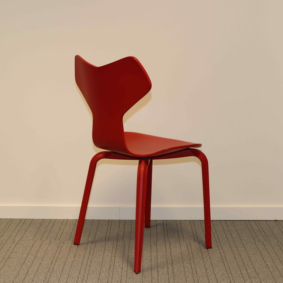 Image 1 of Fritz Hansen Stoel Grand Prix  door Arne Jacobsen