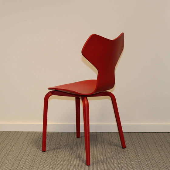 Image 1 of Fritz Hansen Stoel Grand Prix  door Arne Jacobsen