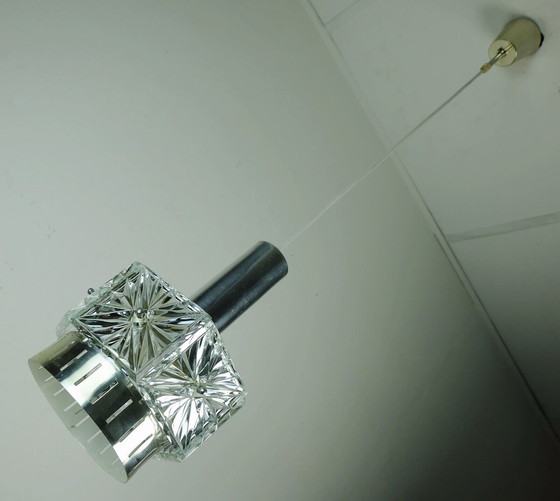 Image 1 of elegante mid-century hanglamp van kristalglas en metaal met 6 glazen prisma's uit de jaren 60