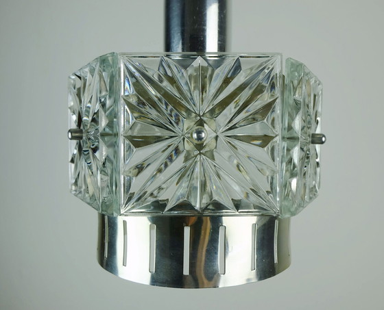 Image 1 of elegante mid-century hanglamp van kristalglas en metaal met 6 glazen prisma's uit de jaren 60