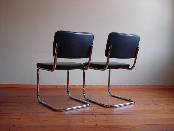 Image 1 of Thonet S32 PV Sledestoelen, ontworpen door Marcel Breuer