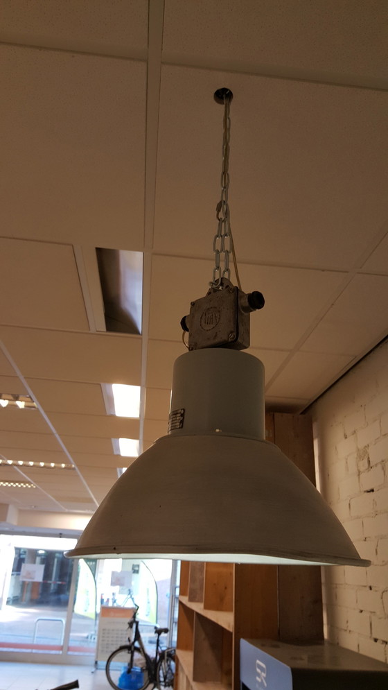 Image 1 of 6 mooie Nanova vintage industriële fabrieks lampen