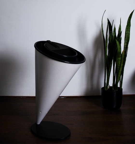 Image 1 of Kartell design cone prullenbak