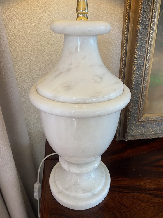 Image 1 of Vintage Wit Marmeren Tafellamp Met Kap