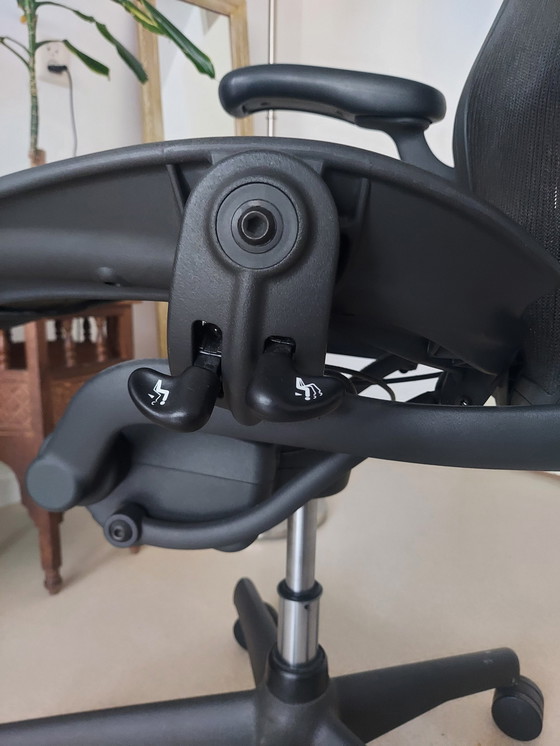 Image 1 of Herman Miller Aeron Maat B