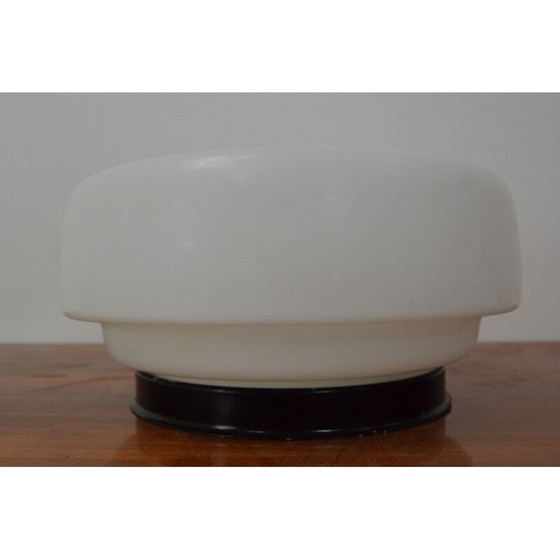 Image 1 of Mid-eeuwse wandlamp van melkglas en metaal, Tsjecho-Slowakije 1970