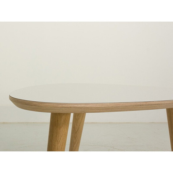 Image 1 of Vintage grijze salontafel met massief eiken poten, Frankrijk