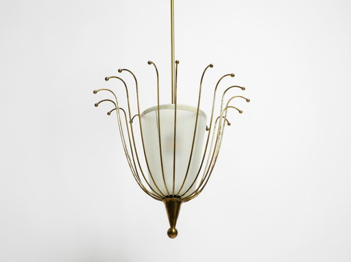 Fantastisch mooie Italiaanse Mid Century Plafondlamp van messing en glazen kap