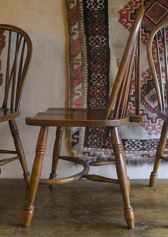 Image 1 of Set van 6 Mid Century massief eiken Windsorstoelen met lenderugleuning, 1960S