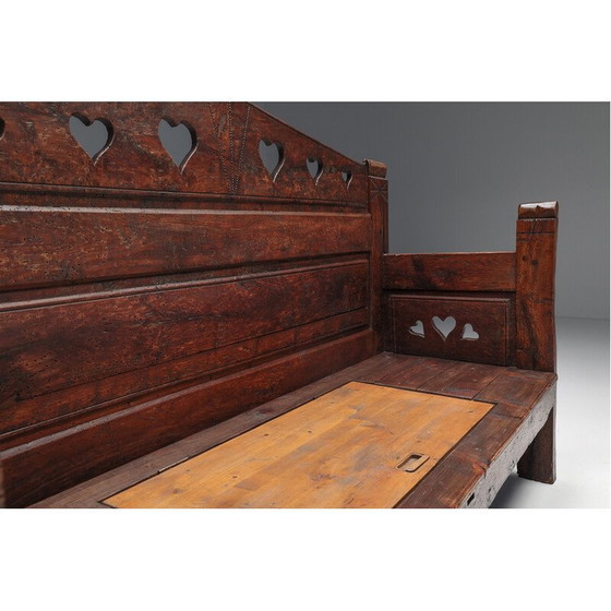 Image 1 of Vintage gebeeldhouwde bank met opbergruimte