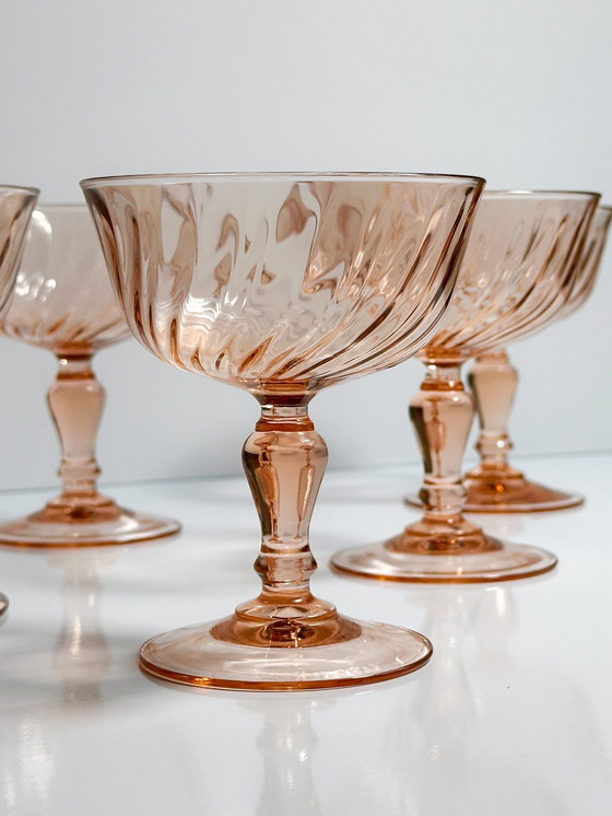 Image 1 of 6 Vintage Champagne Schalen Roze Luminarc Swirl Glazen Arcoroc Drinkglas Rosalin jaren 80 Frankrijk