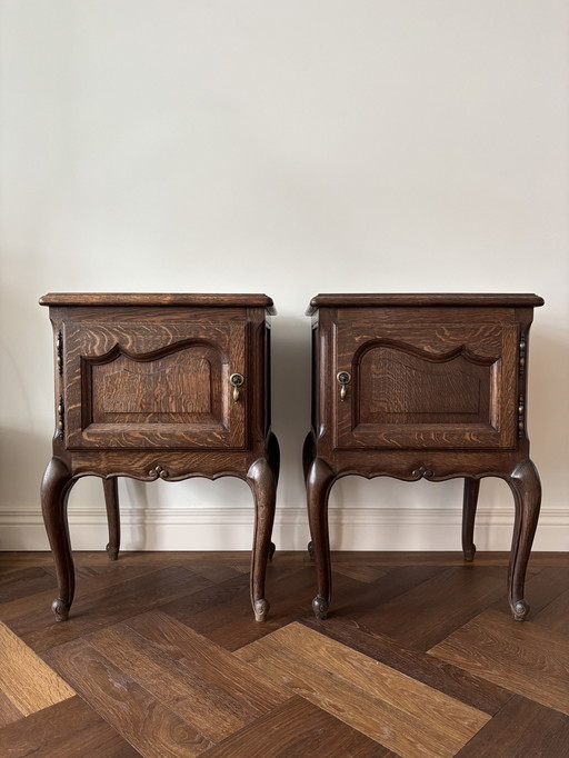 2x Antique Bedside Cabinets - Solid Oak With Elegant Legs