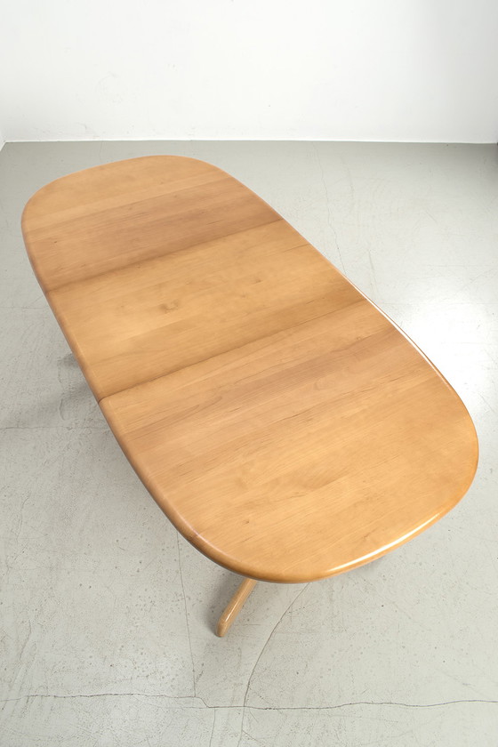 Image 1 of Vintage Ovale uittrektafel