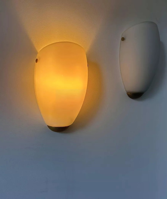 Image 1 of 2X Vintage wandlamp, opaline glas en messing, Zweden 1970