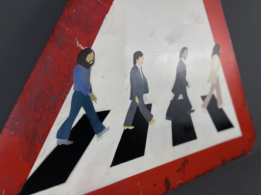 Uniek 'Beatles Abbey Road' StreetArt- Verkeersbord door SM**H