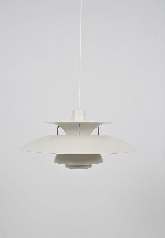 Image 1 of Deense hanglamp 'PH5' door Poul Henningsen voor Louis Poulsen