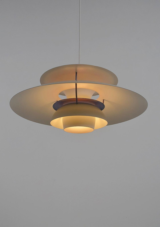 Image 1 of Deense hanglamp 'PH5' door Poul Henningsen voor Louis Poulsen