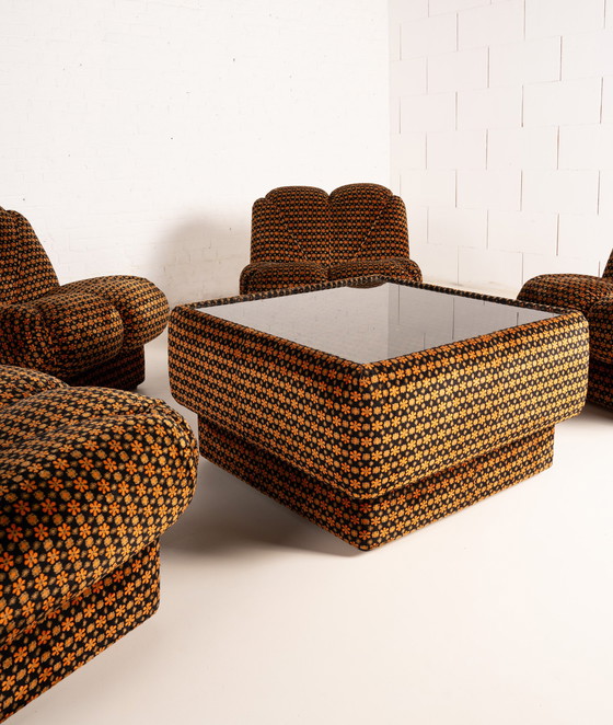 Image 1 of Italiaanse modulaire sofa en tafel met bloemenprint uit de jaren 70