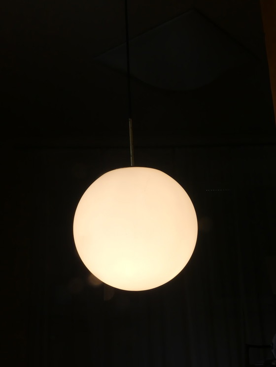 Image 1 of Plafondlamp Limburg bol mat glas