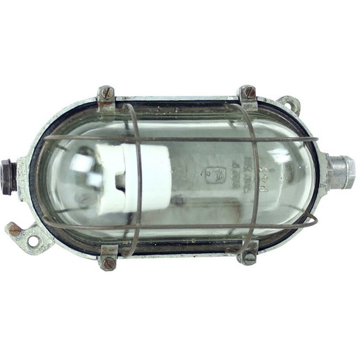 Vintage industriële wandlamp van staal en glas, Tsjecho-Slowakije 1950