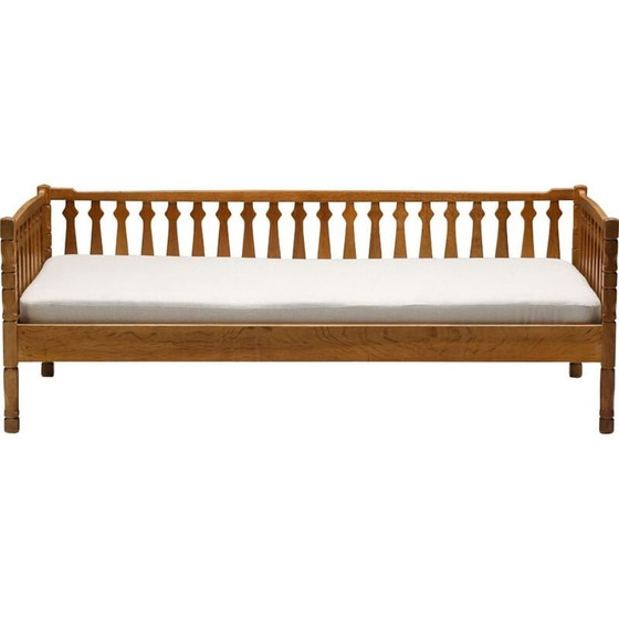 Image 1 of Vintage bed van hout en stof, Frankrijk 1950