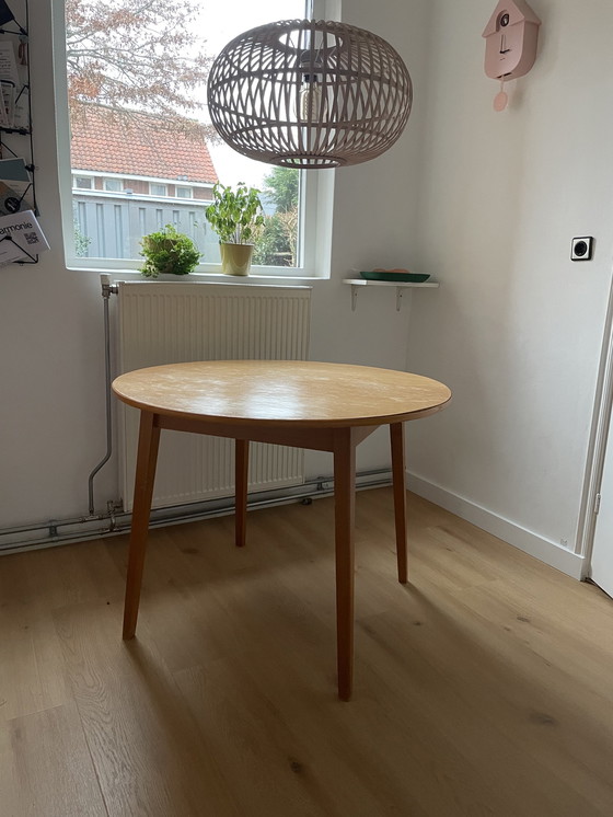 Image 1 of Ronde Vintage Tafel ( Opknapper)