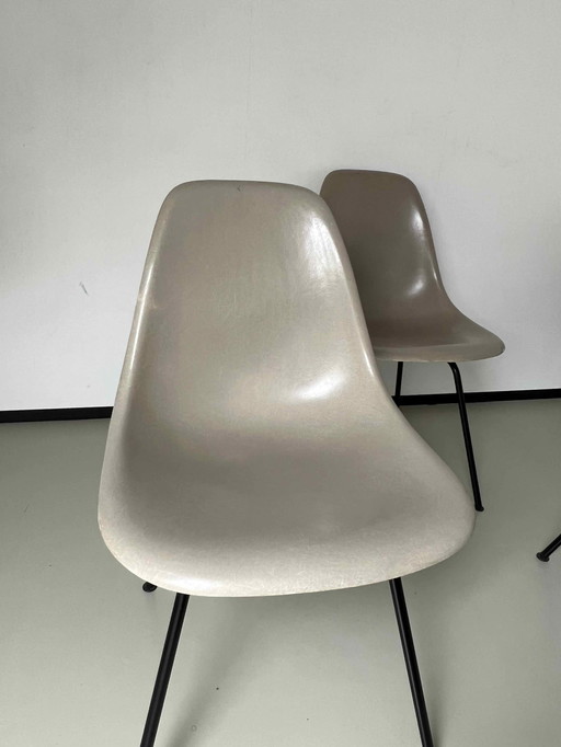 4 x Herman Miller-Charles & Ray Eames  chairs