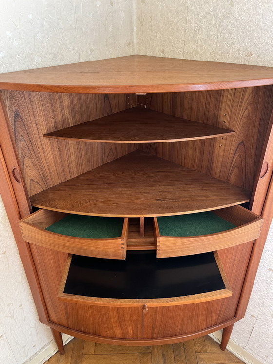 Image 1 of Vintage hoekkast in teak / Deens ontwerp / 1960 / Mid Century