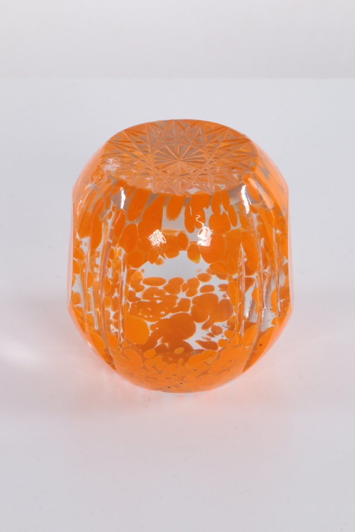 Paperweight met mooie strakke afwerking en prachtig oranje gekleurd.