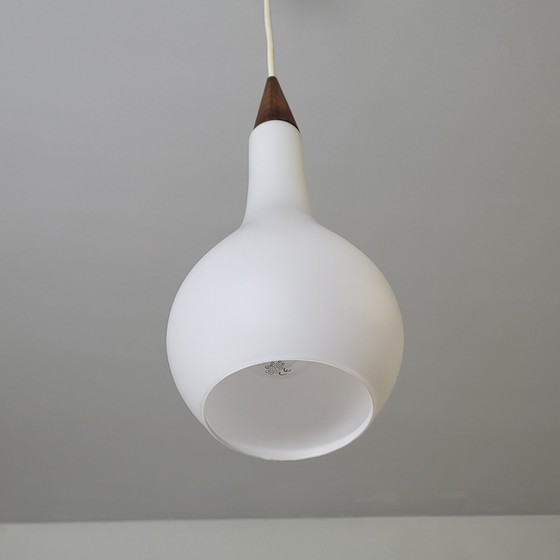 Image 1 of Opaline en teakhouten hanger van Louis Kalff, jaren 1960