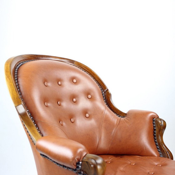 Image 1 of Vintage fauteuil in cognac en walnotenleer, Tsjecho-Slowakije 1940