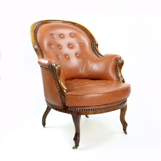 Image 1 of Vintage fauteuil in cognac en walnotenleer, Tsjecho-Slowakije 1940