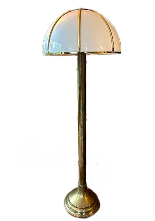 Iconische Fungo vloerlamp van Gabriella Crespi