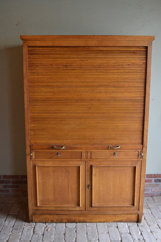 Image 1 of Klassiek Eiken Rolluikkast Met Secretaire.