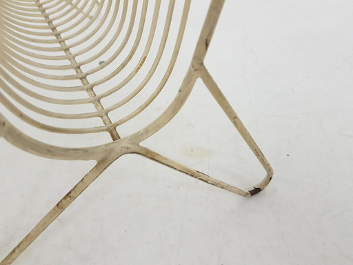 Mid Century witte metalen tijdschriftenstandaard