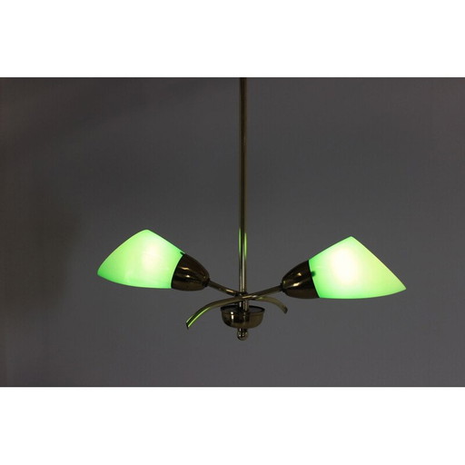 Vintage kroonluchter van messing en groen glas, Tsjecho-Slowakije