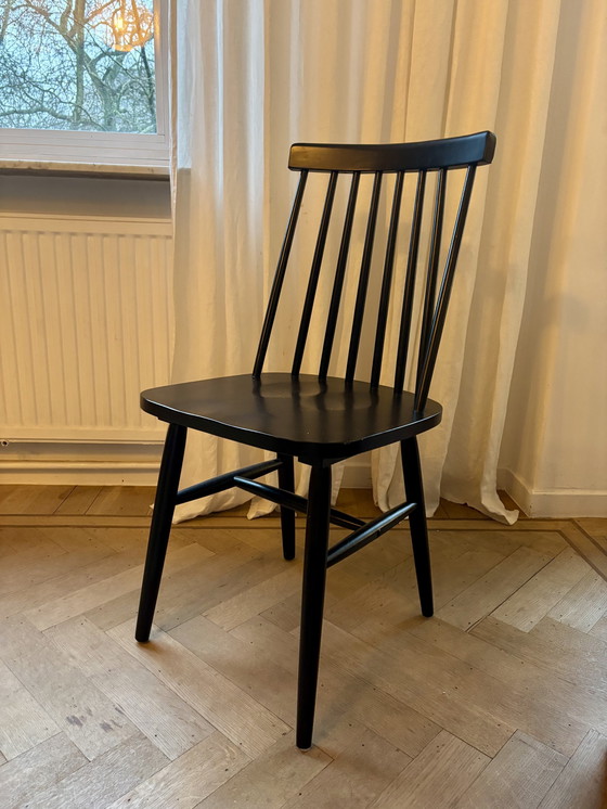 Image 1 of 8 Vintage stoelen met spilrug