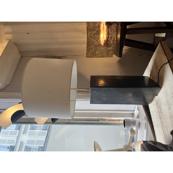 Image 1 of Vintage driehoekige lamp van zwart keramiek en goudkleurig messing