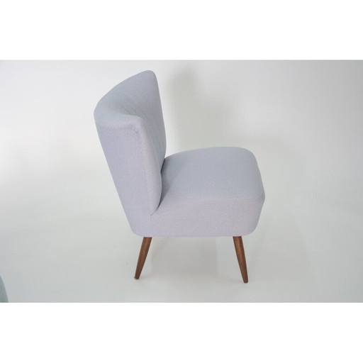Vintage cocktail fauteuil in lichtgrijze stof en hout 1950