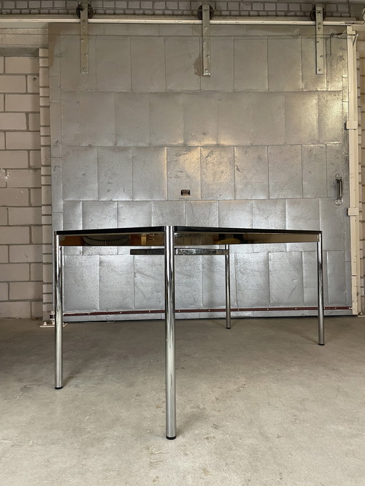 Usm Haller Tafel (Zwart)