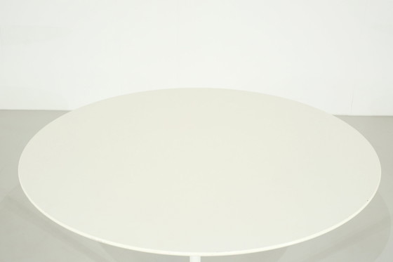 Image 1 of Originele witte gelamineerde Saarinen eettafel - 1990S