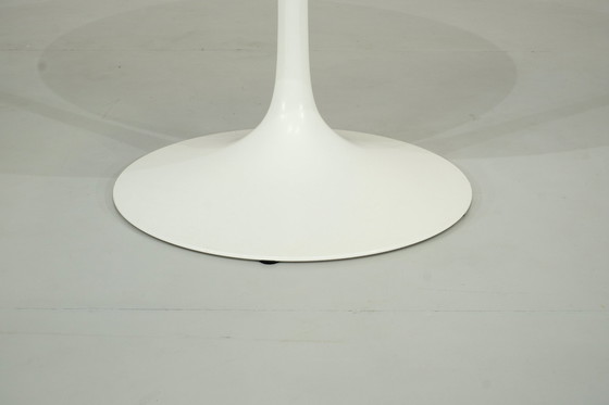 Image 1 of Originele witte gelamineerde Saarinen eettafel - 1990S