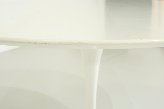 Image 1 of Originele witte gelamineerde Saarinen eettafel - 1990S