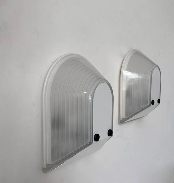 Image 1 of 2X Vintage "Tesi" gezandstraalde glazen wandlampen van Roberto Fiorato voor Prisma