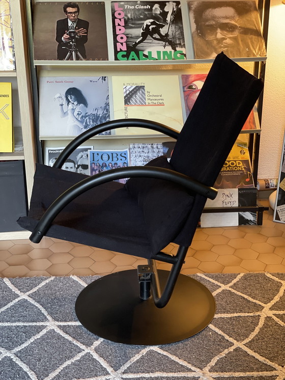 Image 1 of Draaibare fauteuil van zwart canvas / Mazairac & Boonzaaier - 1980