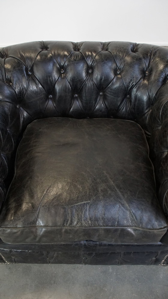 Image 1 of Zwarte Rundleren Chesterfield Fauteuil