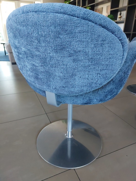 Image 1 of 4x Artifort Little Tulip Draaifauteuil Blauw