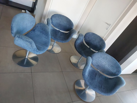 Image 1 of 4x Artifort Little Tulip Draaifauteuil Blauw