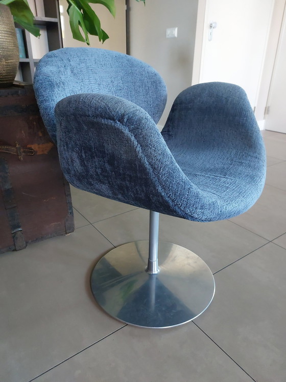 Image 1 of 4x Artifort Little Tulip Draaifauteuil Blauw